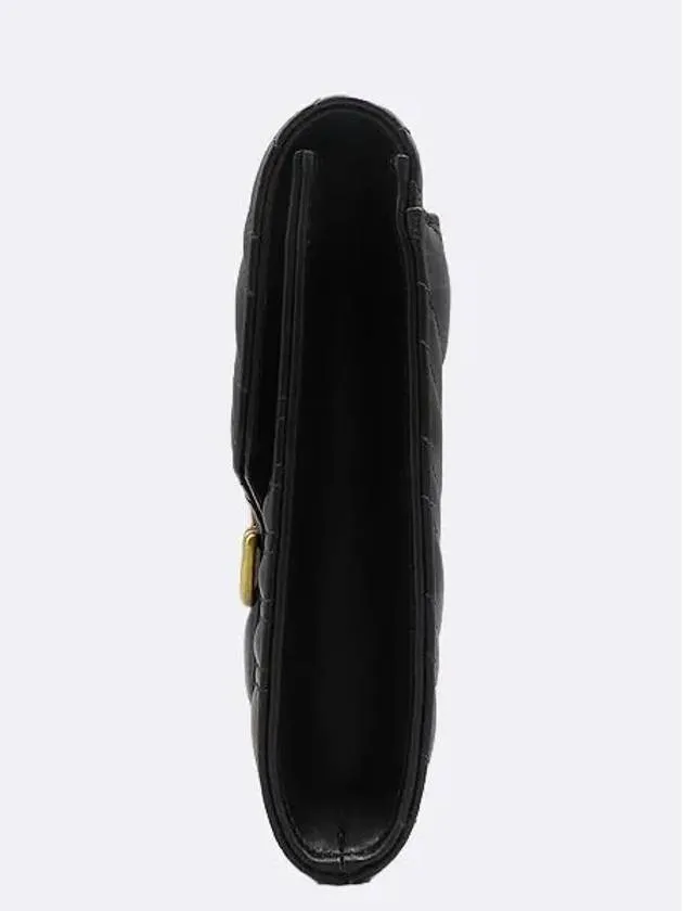498079 clutch bag