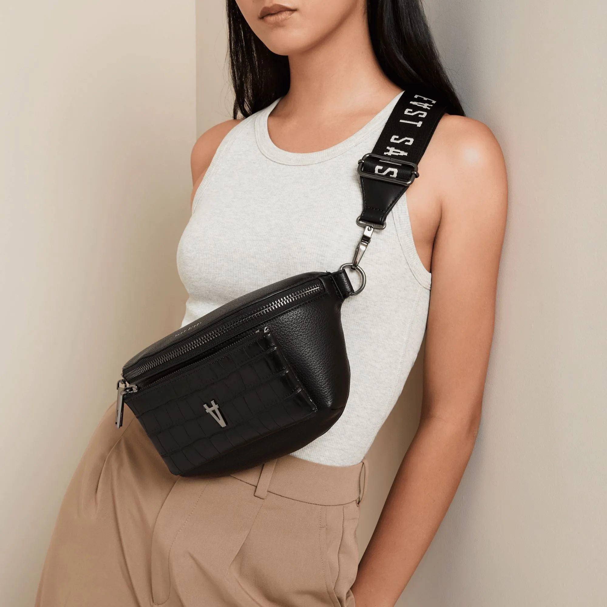 Bright Spark Crossbody - Noir   Gunmetal
