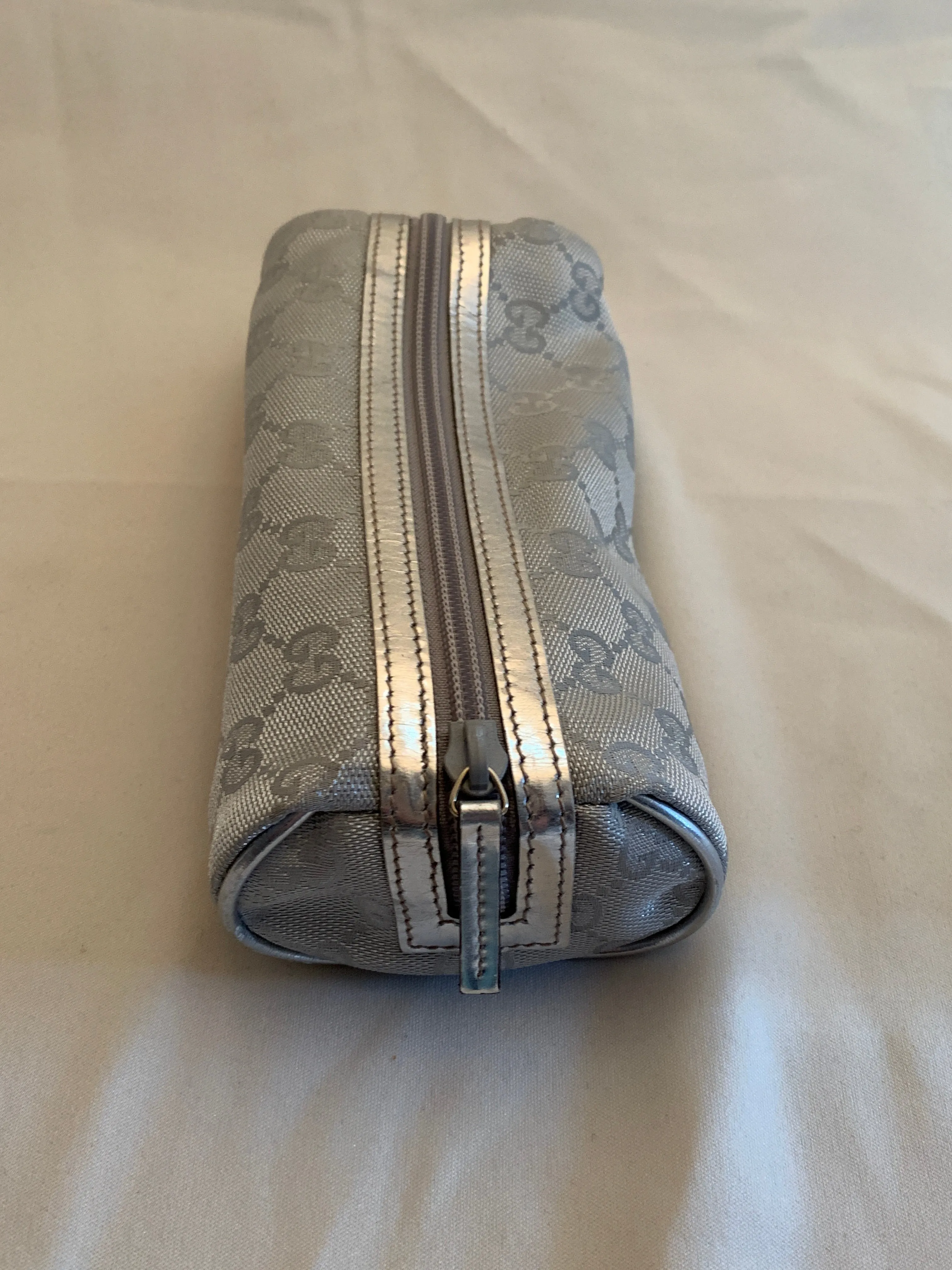 Gucci Cosmetic Bag/Travel Pouch!