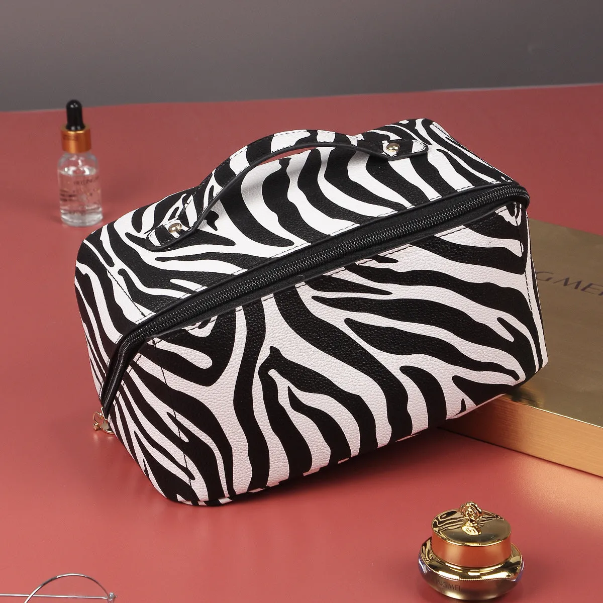 High-quality multifunctional cosmetic bag with zebra pattern and tiger pattern PU leather