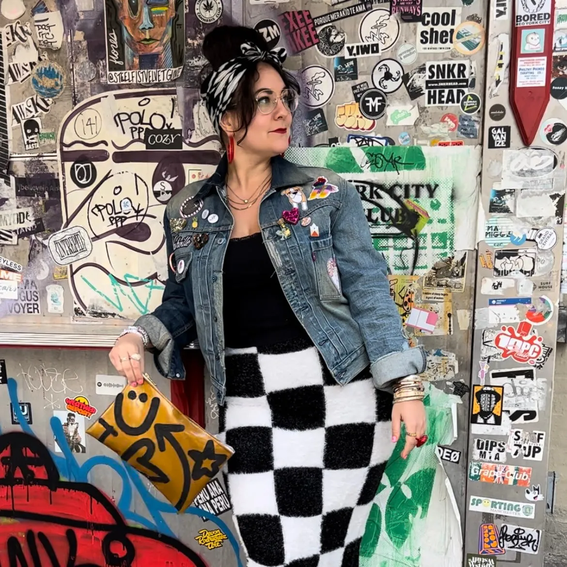 The Oversized Doodle Clutch! 🖍️ Playful Art on the Go!